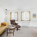 Daire 1 Bedroom Gorgeous In *