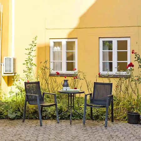 1 Bedroom Gorgeous In Daire *